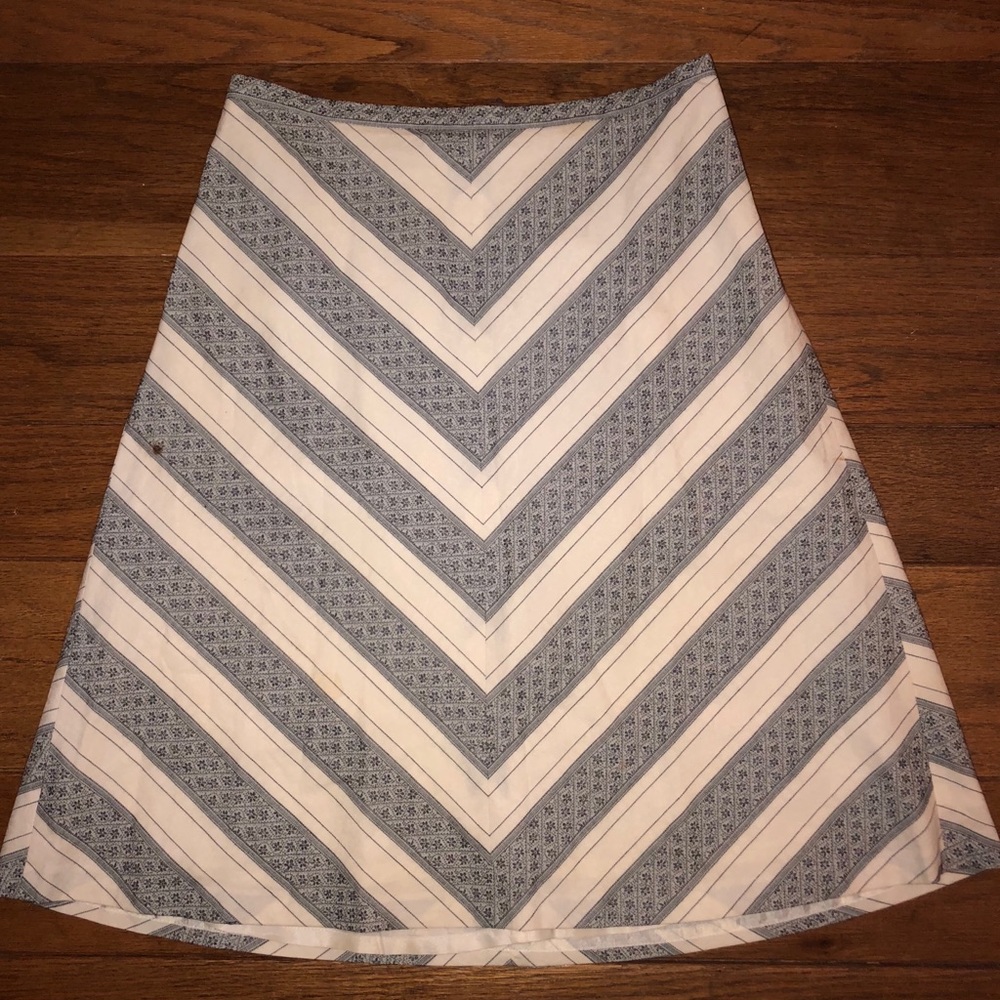 ⭐️Final Price⭐️ Size 4 Ann Taylor Loft skirt